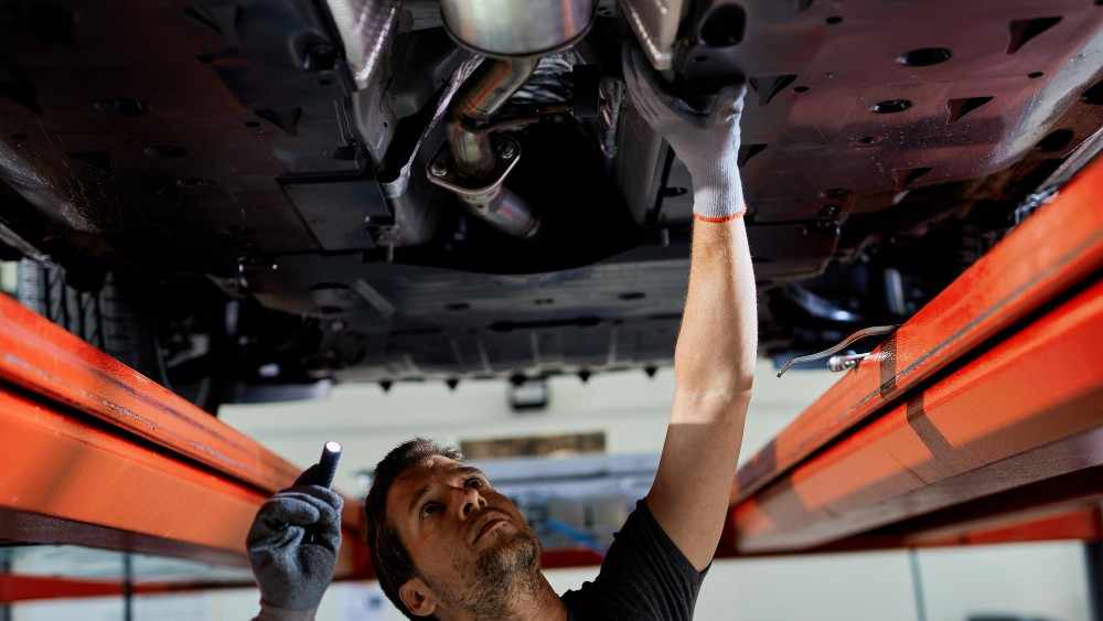 Mengenal Komponen Shockbreaker Mobil dan Fungsi Setiap Bagiannya