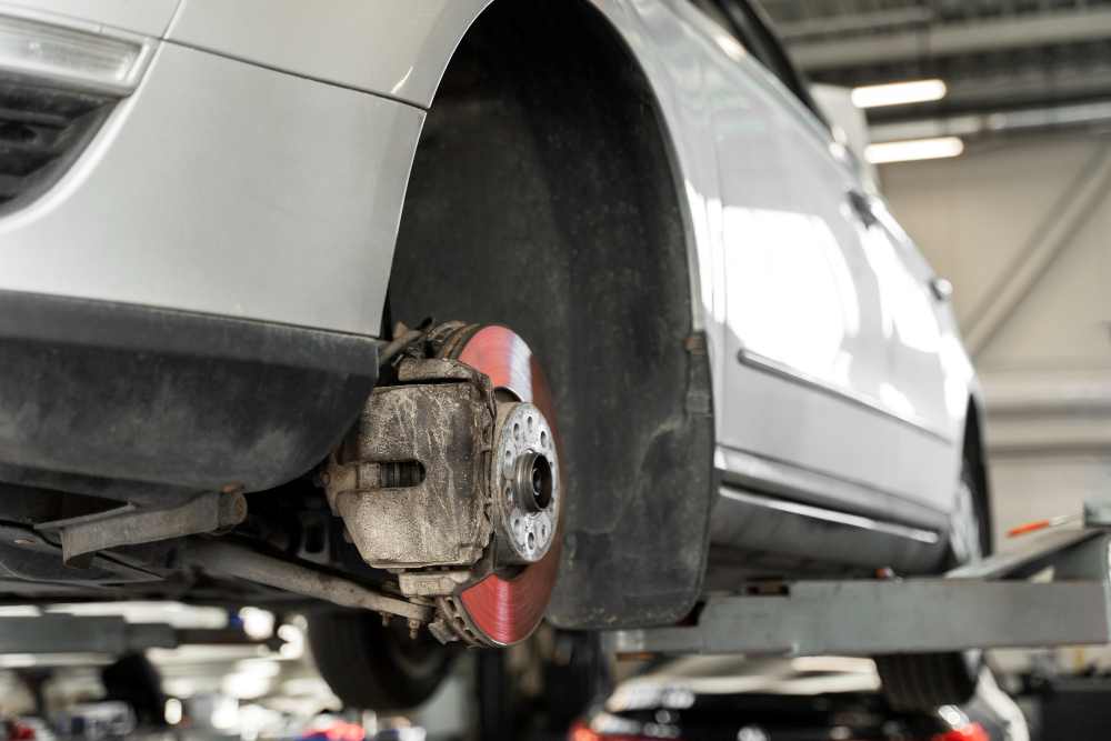 Mengenal Lower Arm Mobil, Fungsi, Cara Kerja, dan Ciri-Ciri Kerusakannya