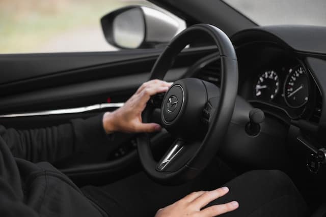 Klakson Mobil Tidak Bunyi? Cek 6 Penyebab dan Cara Mengatasinya