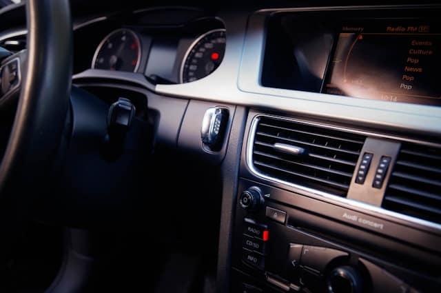 Cara Membersihkan Kondensor AC Mobil dengan Benar agar AC Tetap Dingin