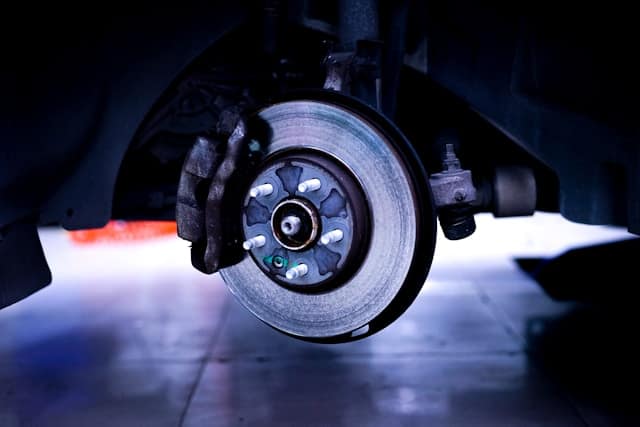 10 Komponen Rem Cakram Mobil Beserta Fungsi dan Cara Kerjanya