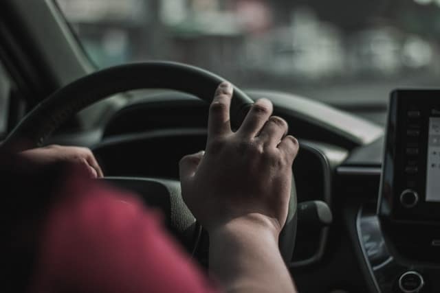 Mobil Terasa Goyang Saat Jalan Pelan? Bisa Jadi Ada Masalah pada Komponen Ini