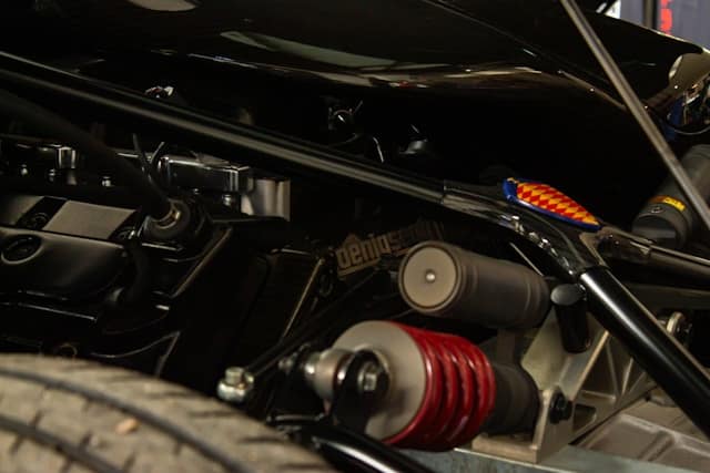 5 Ciri-Ciri Karet Support Shockbreaker Rusak yang Perlu Diwaspadai