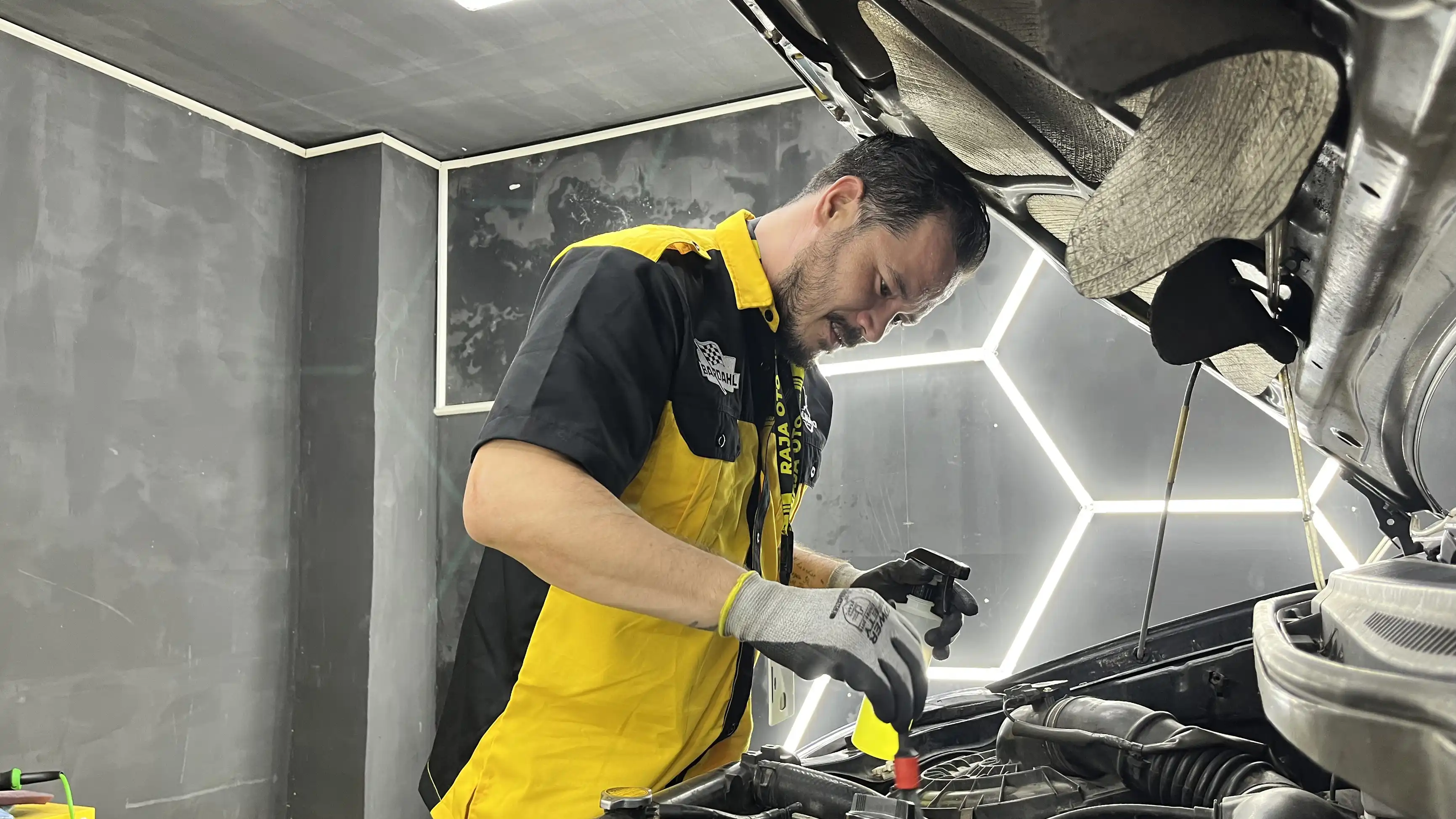 Diagnostik & Perbaikan Mesin Akurat